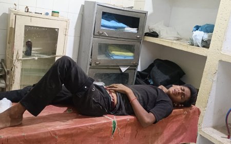 हाईवे पर बाइक पलटने से दो लोग घायल