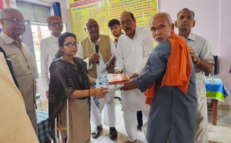 दरिद्र नारायण सेवा समिति ने दीपावली पर्व पर जरूरतमंदों को वितरित किये बस्त्र व सामग्री