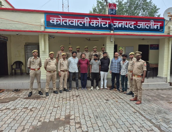 लूट की योजना बनाते अमरीश मिश्रा को पुलिस ने साथियों सहितअवैध असलहों के साथ किया गिरफ्तार