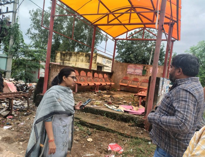 ग्राम देवगांव में स्थलीय निरीक्षण कर एस डी एम ने दिए निर्देश