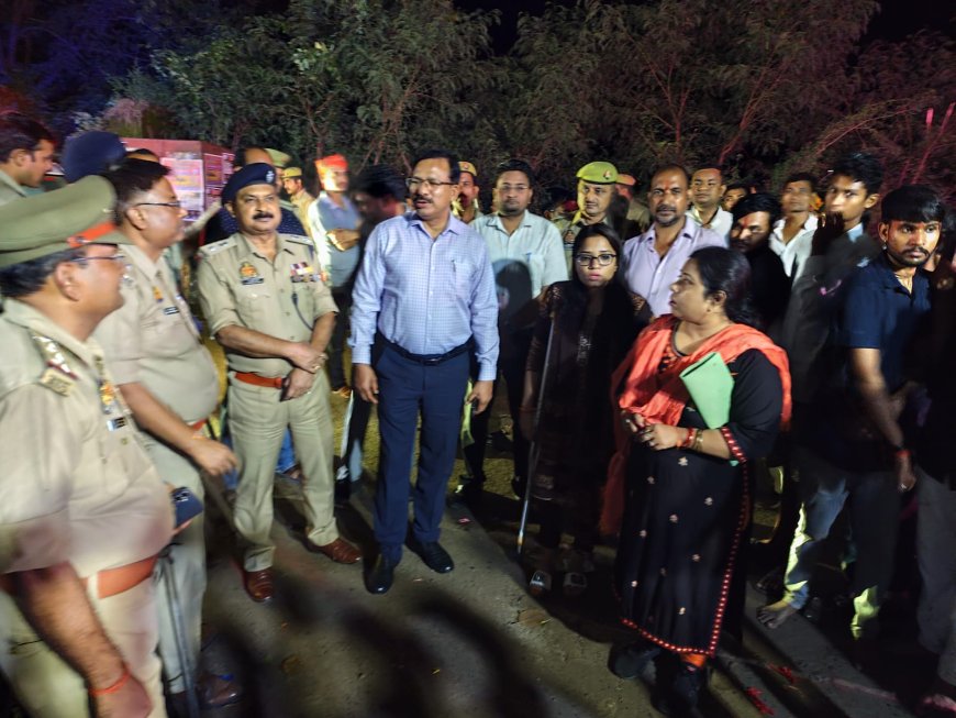 विसर्जन स्थल पर सुरक्षा इंतज़ामों की समीक्षा करते दिखे डीएम-एसपी