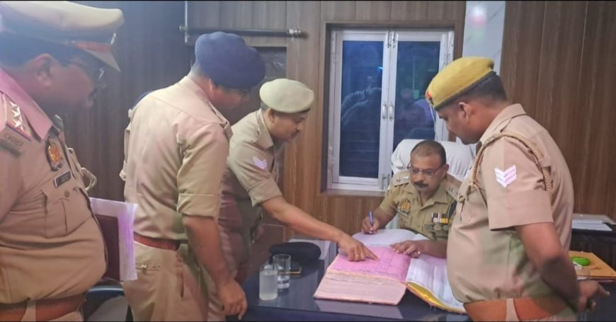 पुलिस कप्तान डॉ दुर्गेश कुमार ने कोंच कोतवाली का किया निरीक्षण