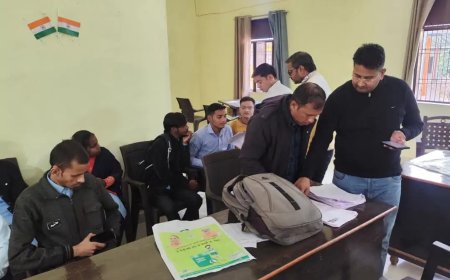 एस आई आर फीडिंग कार्य में आई टी आई छात्रों ने दिखायी भागीदारी