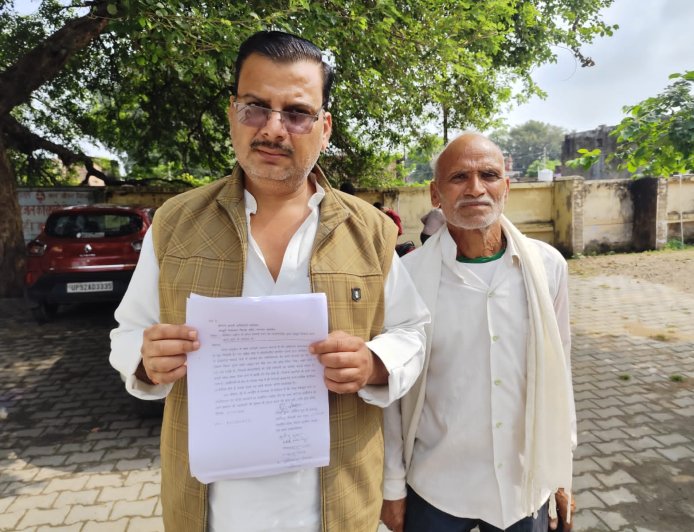 ब्योना ऊंचा गांव सम्पर्क मार्ग के अधूरे निर्माण से परेशान ग्रामीणों ने एस डी एम से की शिकायत