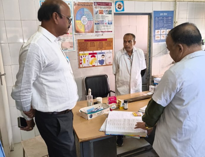 नवनियुक्त सीएमओ ने सीएचसी का किया औचक निरीक्षण