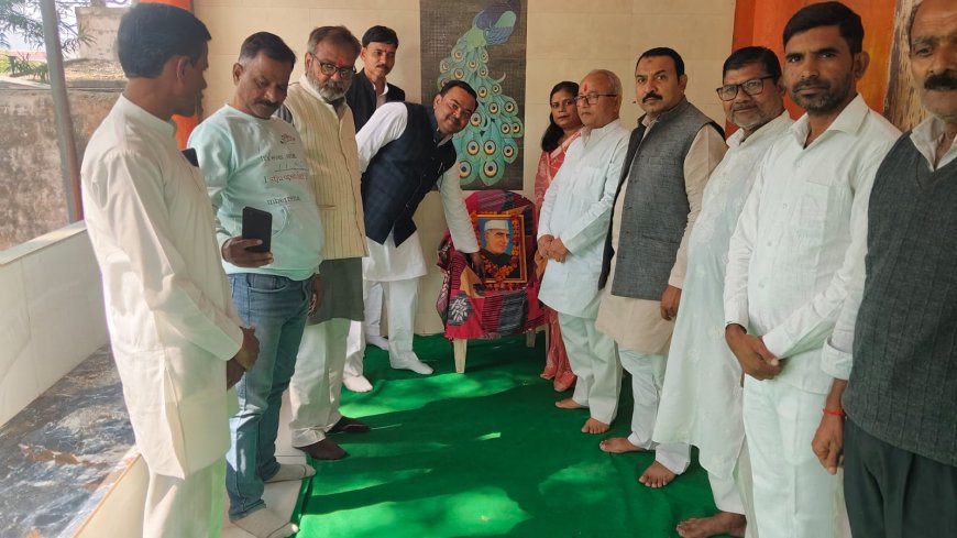 नगर कांग्रेस कमेटी ने मनाई नेहरू जयंती