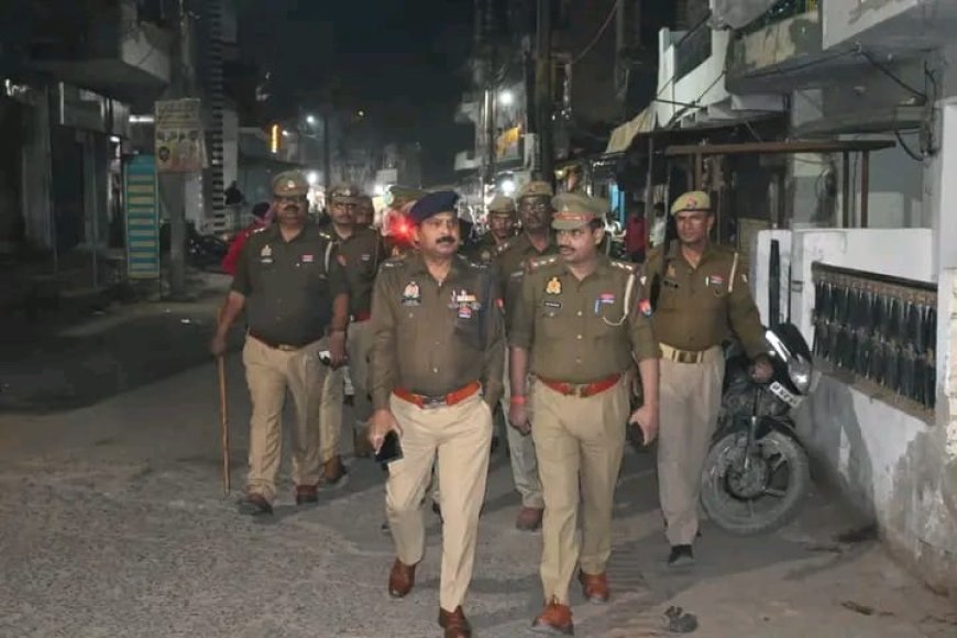 एसपी के नेतृत्व में भीड़-भाड़ वाले इलाकों में पुलिस जवानों ने फुट मार्च कर सुरक्षा का अहसास कराया