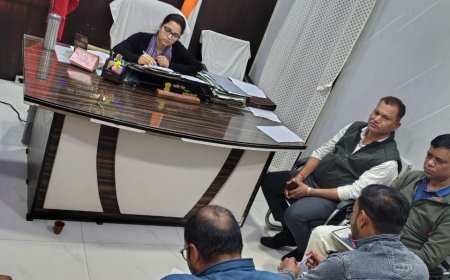 पल्स पोलियो अभियान को लेकर एस डी एम ने की अधीनस्थों के साथ बैठक