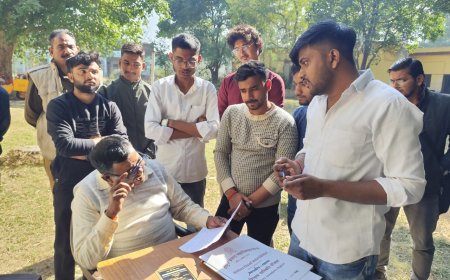 परीक्षाओं के मद्देनज़र टूर्नामेंट स्थगन को लेकर ABVP का प्राचार्य को ज्ञापन