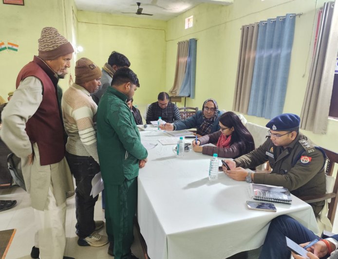 सम्पूर्ण समाधान दिवस में आयीं 18 शिकायतें,मौके पर 7 का निस्तारण