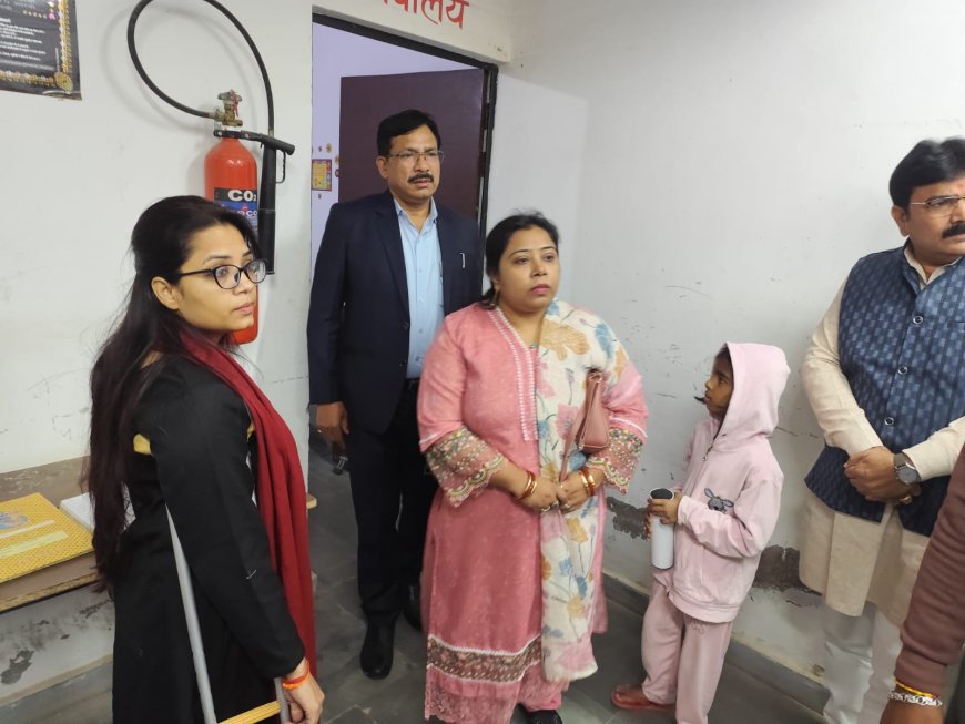 डीएम एसपी ने सेल्टर होम व गौशाला का औचक निरीक्षण कर देखी व्यवस्थाएं