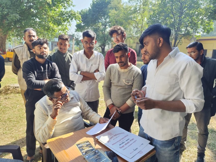 परीक्षाओं के मद्देनज़र टूर्नामेंट स्थगन को लेकर ABVP का प्राचार्य को ज्ञापन