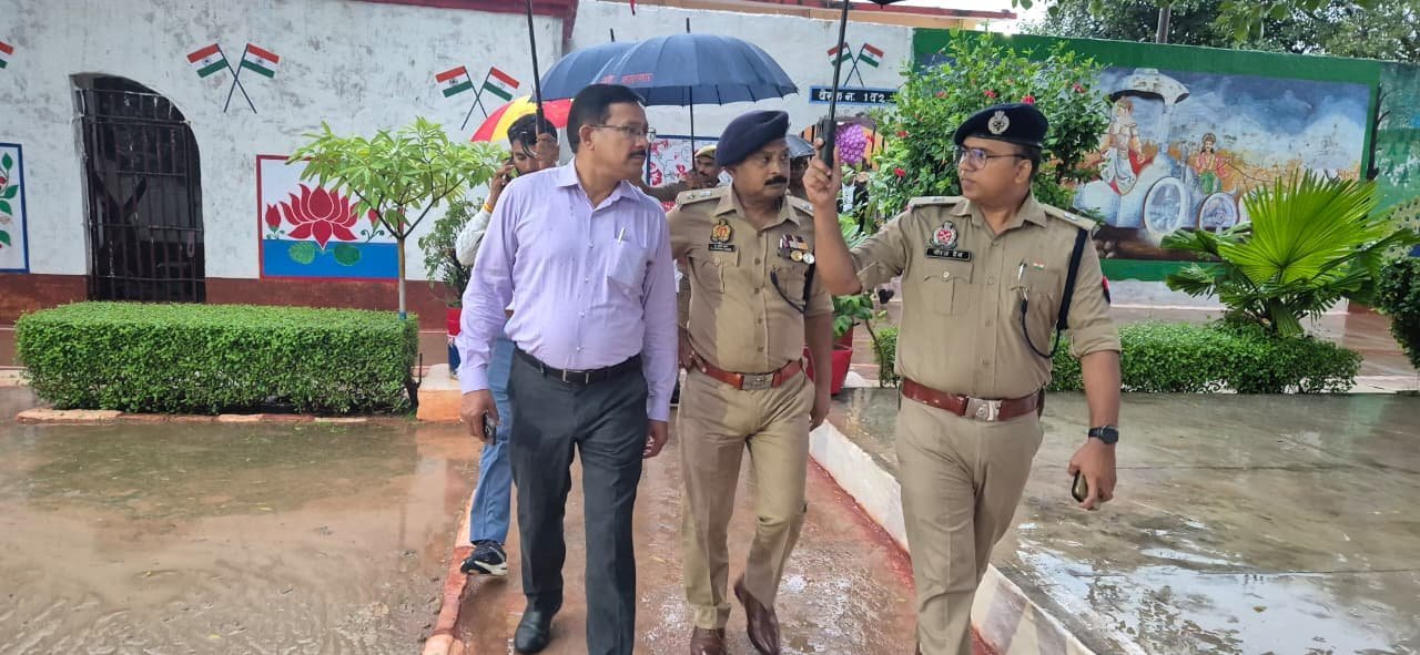 जिला न्यायाधीश व प्रशासनिक अधिकारियों ने किया जिला कारागार का निरीक्षण