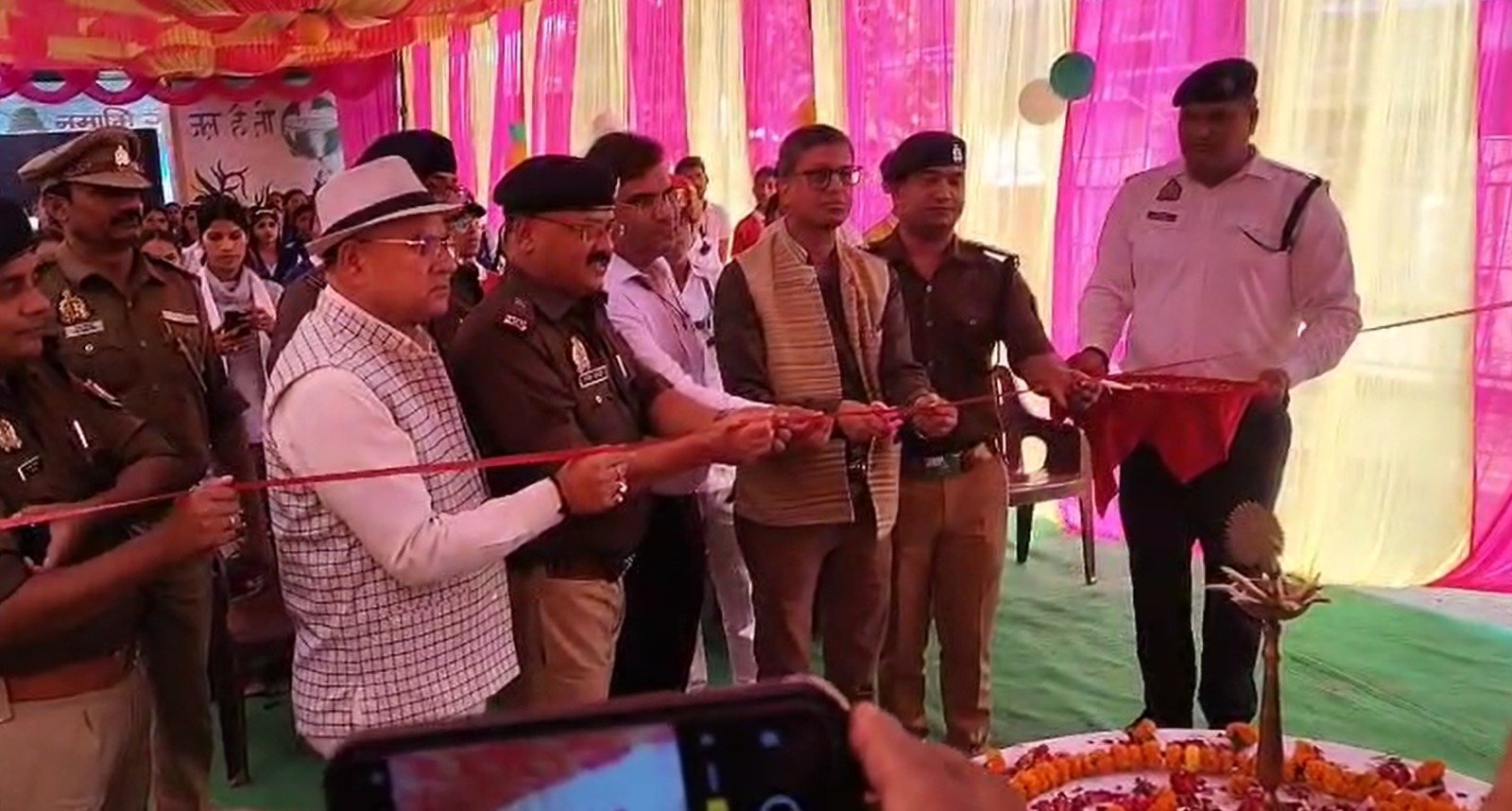 जिलाधिकारी की उपस्थिति में “यातायात सुरक्षा माह–2025” का शुभारम्भ