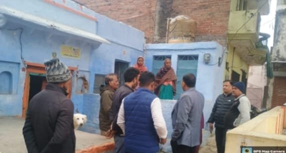 सरकारी पाइपलाइन से पानी चोरी करते पकड़े गए दो गृह स्वामी