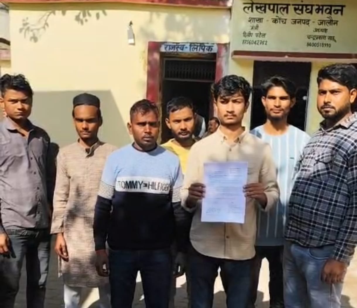 8 माह से मजदूरी न मिलने से परेशान मजदूरों ने समाधान दिवस में दिया ज्ञापन