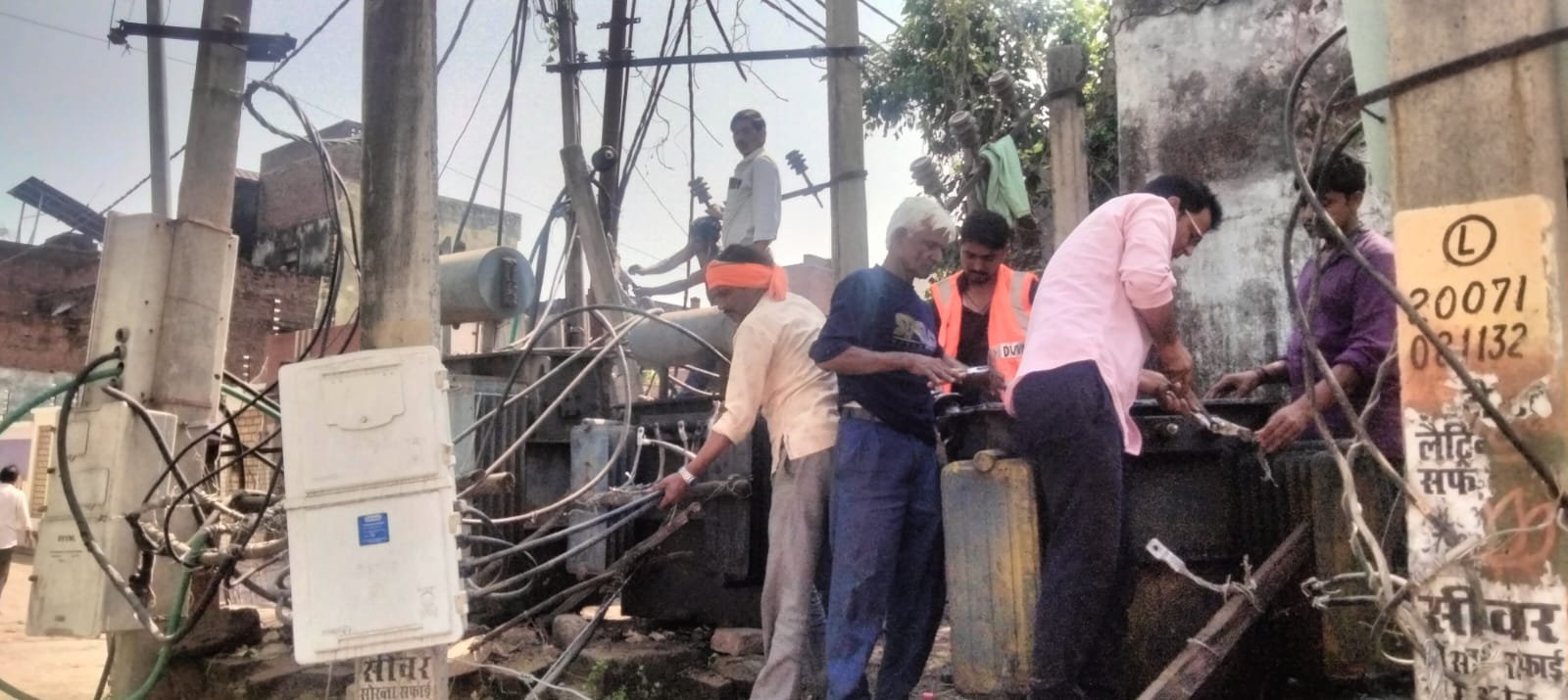 2 दिन चले अभियान में 25 ट्रांसफार्मरों के अनुरक्षण कार्य हुआ संपन्न