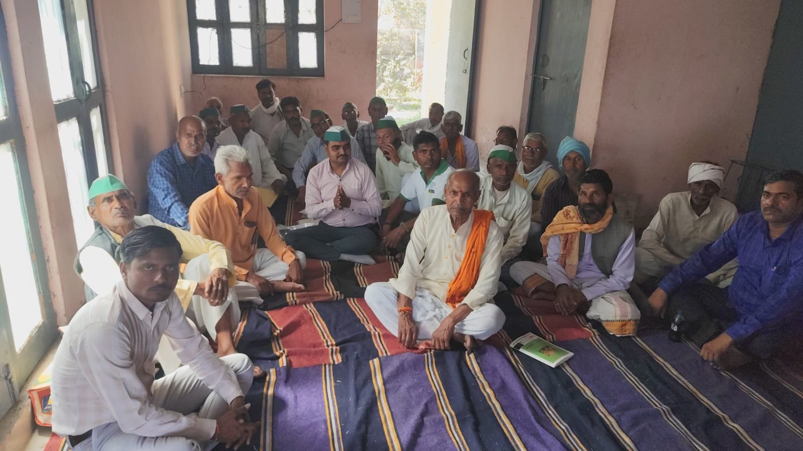 भा कि यू ने किसानों की समस्याओं से सम्बंधित ज्ञापन एस डी एम को सौंपा