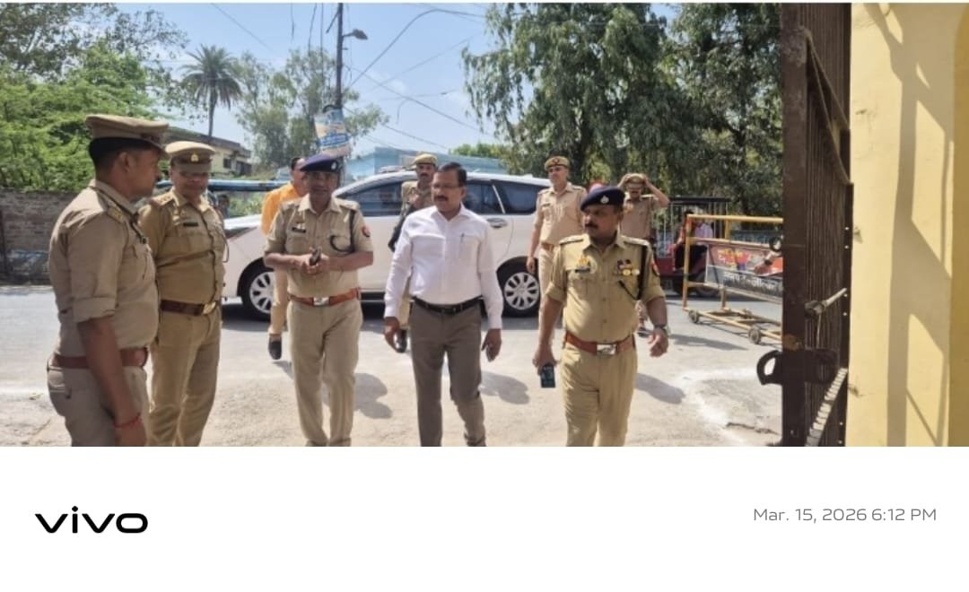 पुलिस भर्ती परीक्षा का द्वितीय दिवस सकुशल संपन्न, डीएम व एसपी ने केंद्रों का किया निरीक्षण