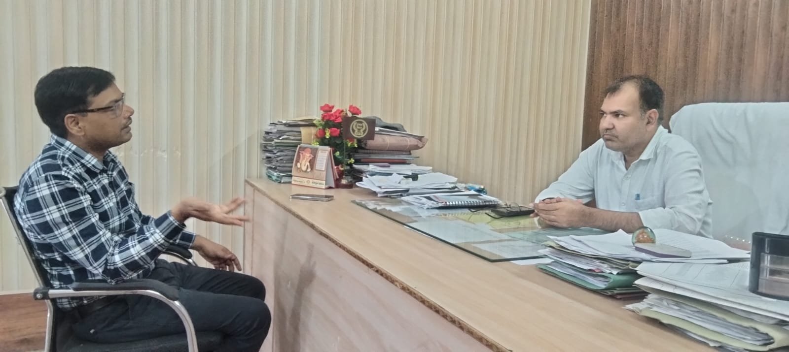 तहसीलदार तथा आबकारी निरीक्षक की बैठक में बनी रणनीति