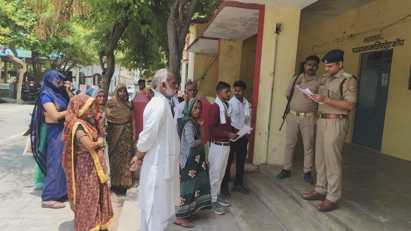समूह की महिलाओं ने 74 हजार रुपये का फर्जीबाड़े का लगाया आरोप