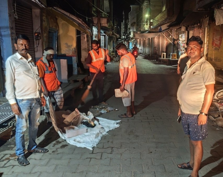 संचारी रोग नियंत्रण को लेकर पालिका टीम द्वारा चलाया गया विशेष सफाई अभियान