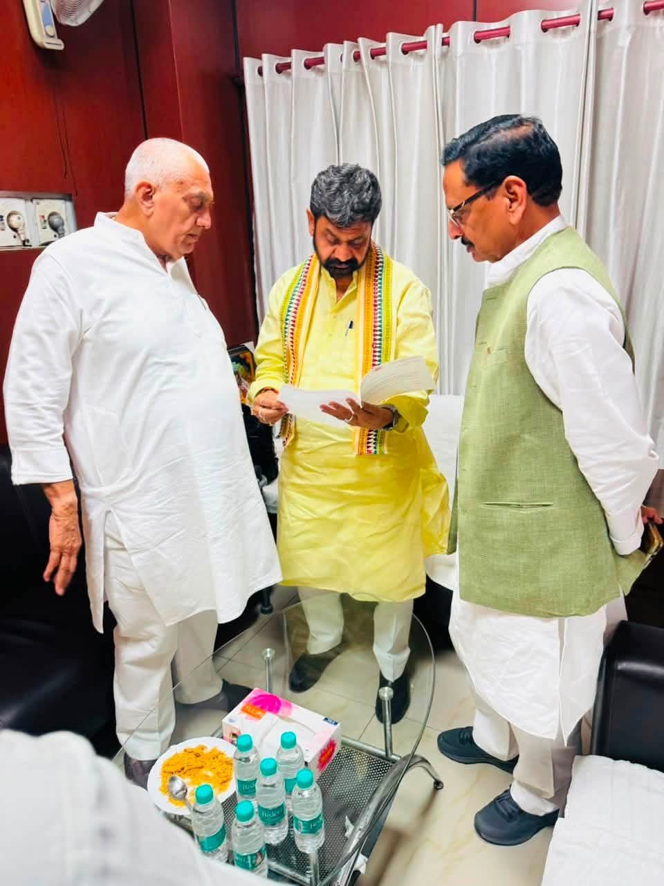आयुर्वेदिक गुरुकुलम की स्थापना की मांग को लेकर आयुष राज्यमंत्री से मिले विधायक