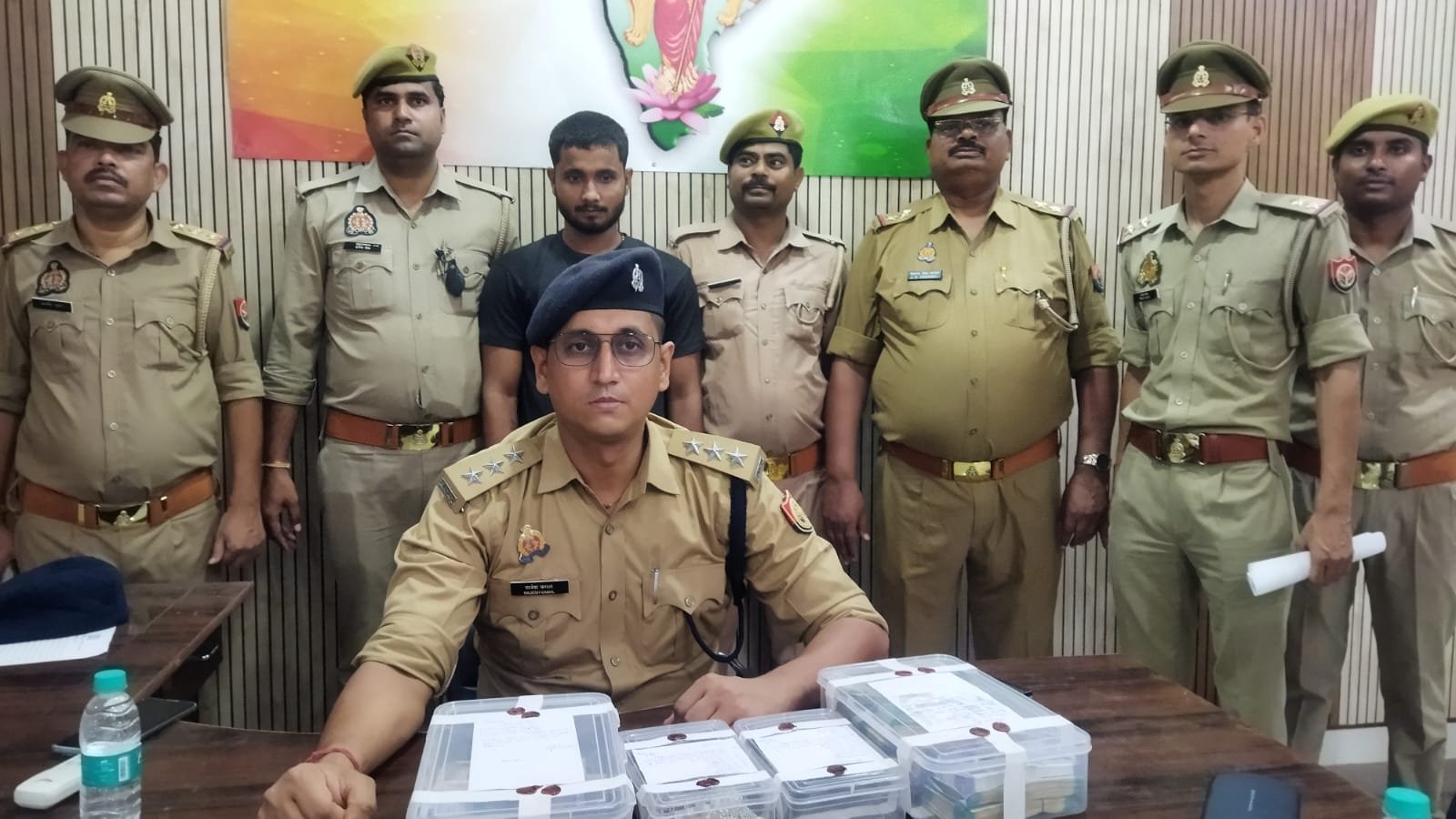चोरी की घटनाओं का पुलिस ने किया खुलासा,2.72 लाख की नगदी समेत करीब 10 लाख के जेवर बरामद